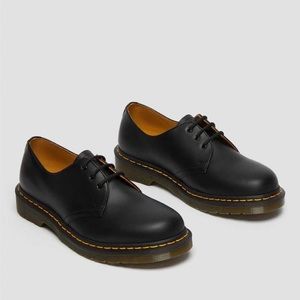 Dr Marten 1461 smooth leather oxfords